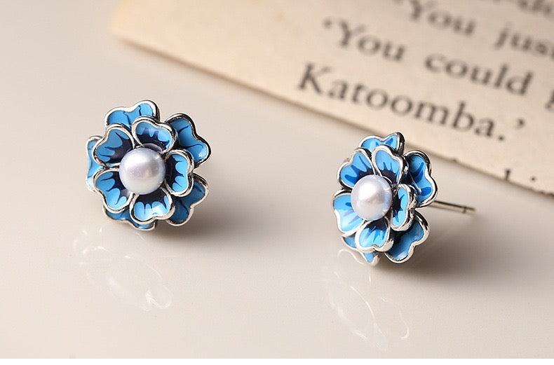 “Pearl Aura” Flower Pearl Earrings E06