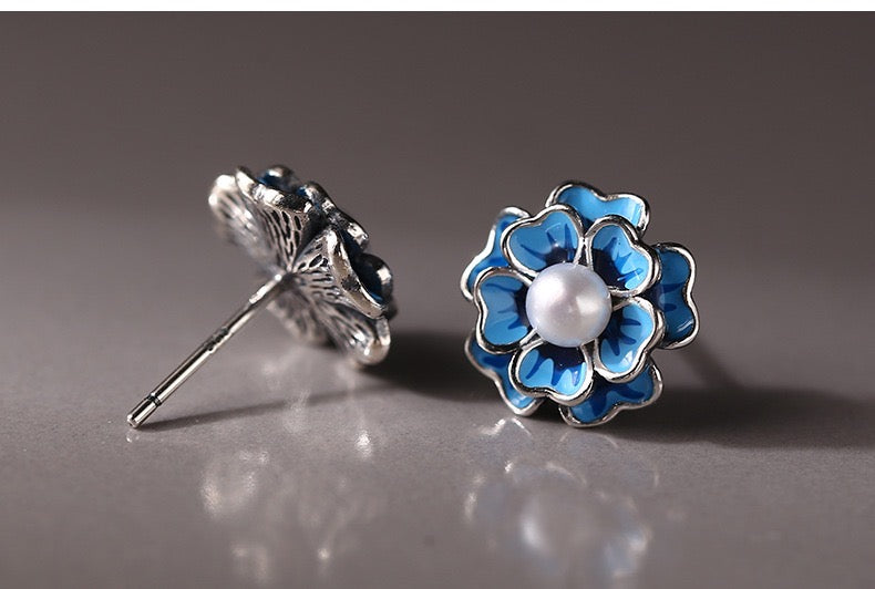 “Pearl Aura” Flower Pearl Earrings E06