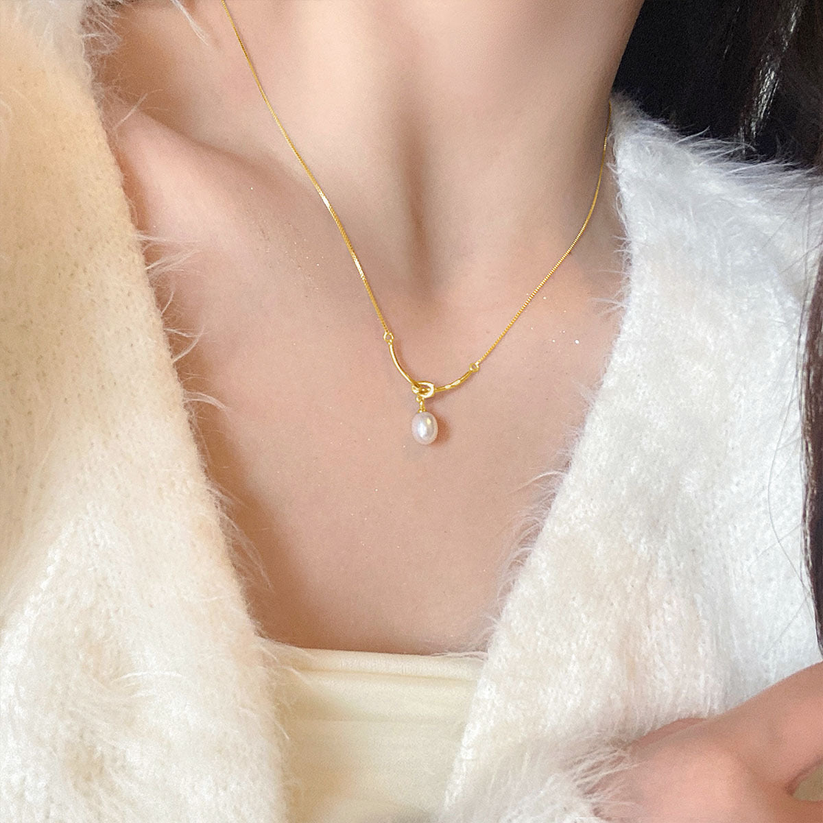 “Pearl Aura” Dewdrop Pendant Necklace N01