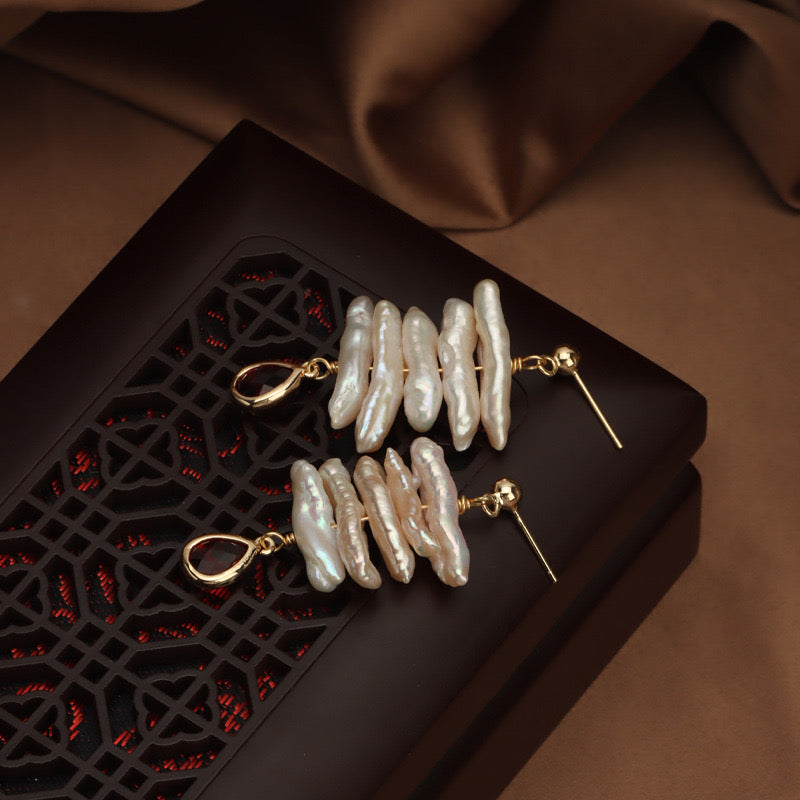 “Pearl Aura” Baroque Earrings E02