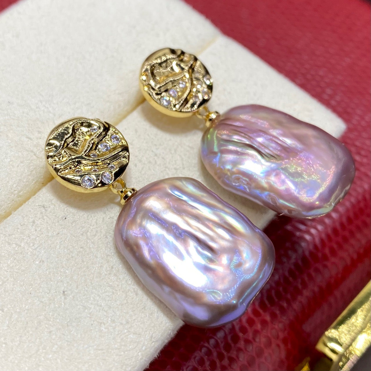 “Pearl Aura" Baroque Earrings E03