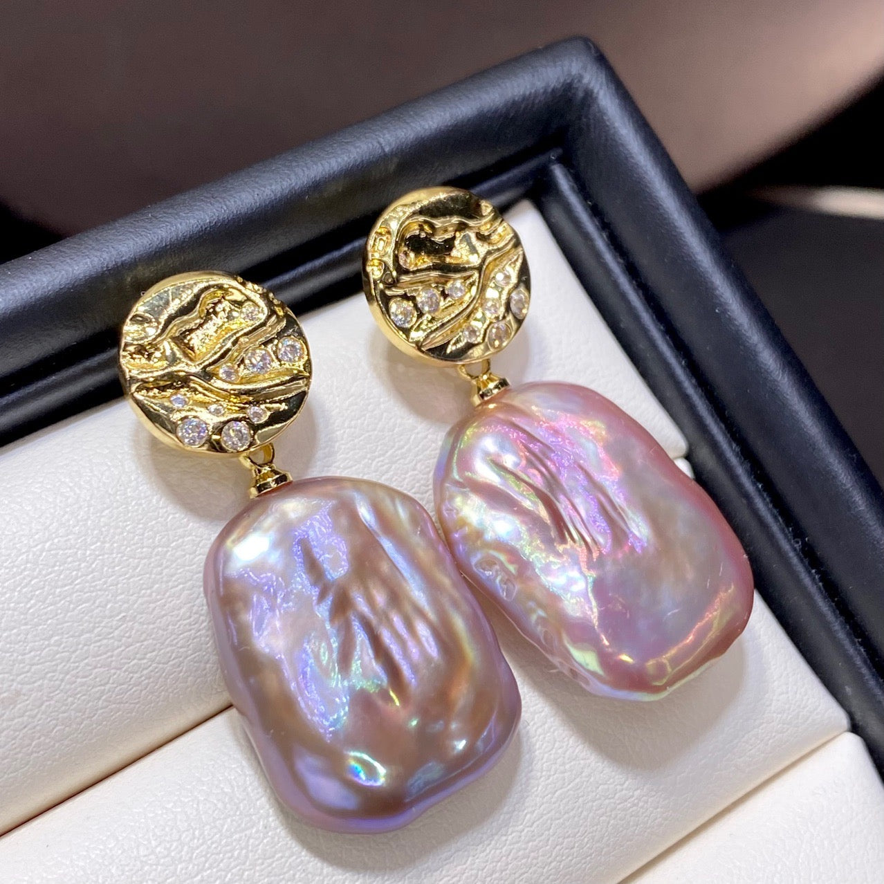 “Pearl Aura" Baroque Earrings E03
