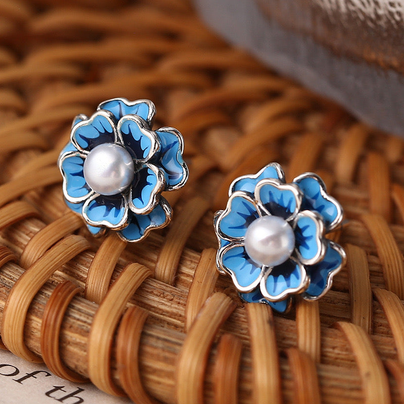 “Pearl Aura” Flower Pearl Earrings E06