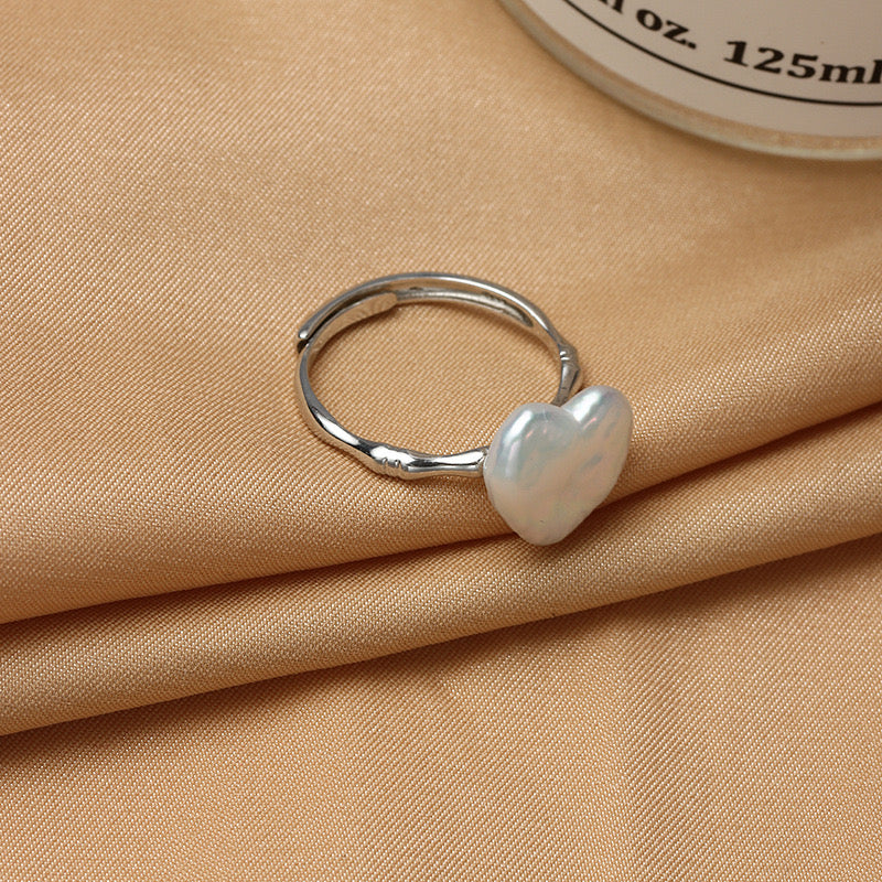 “Pearl Aura” Heart Pearl Ring R02