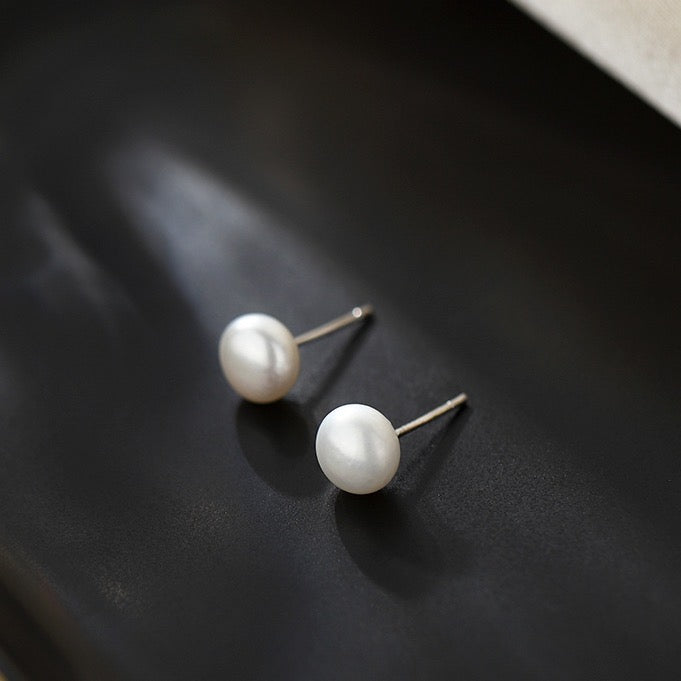 “Pearl Aura" Classic Beauty