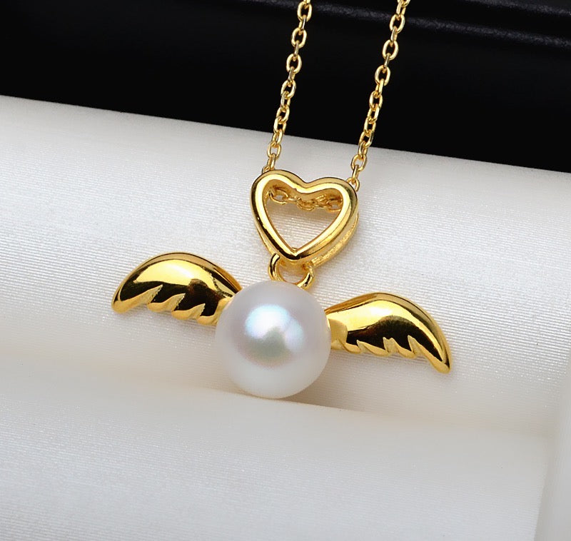 “Pearl Aura” Golden Snitch Necklace