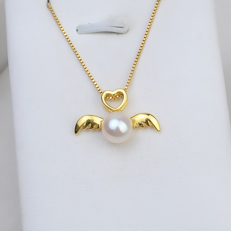 “Pearl Aura” Golden Snitch Necklace