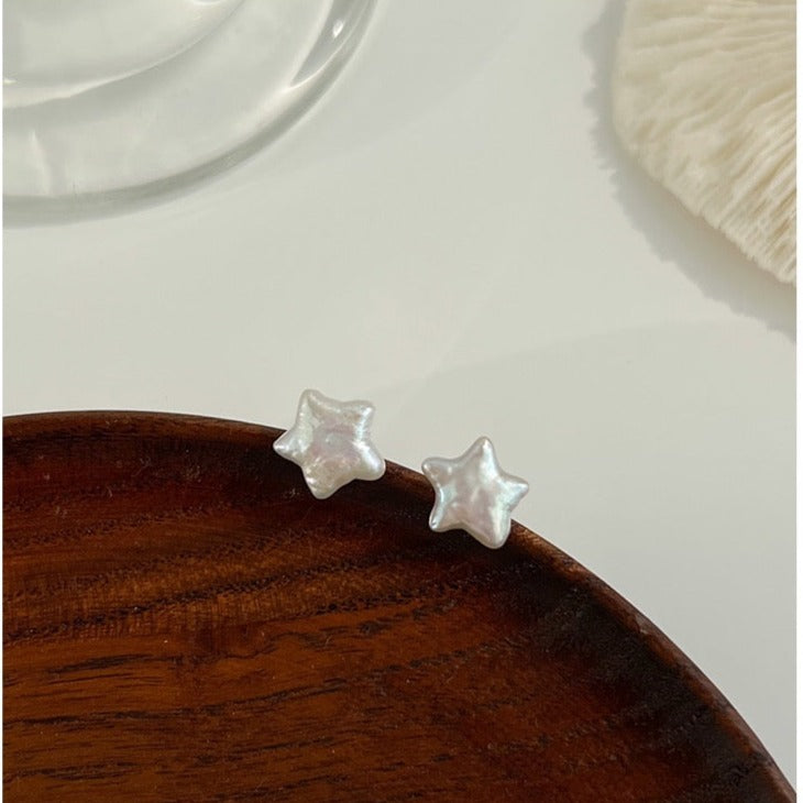 “Pearl Aura" Star Pearl Earrings