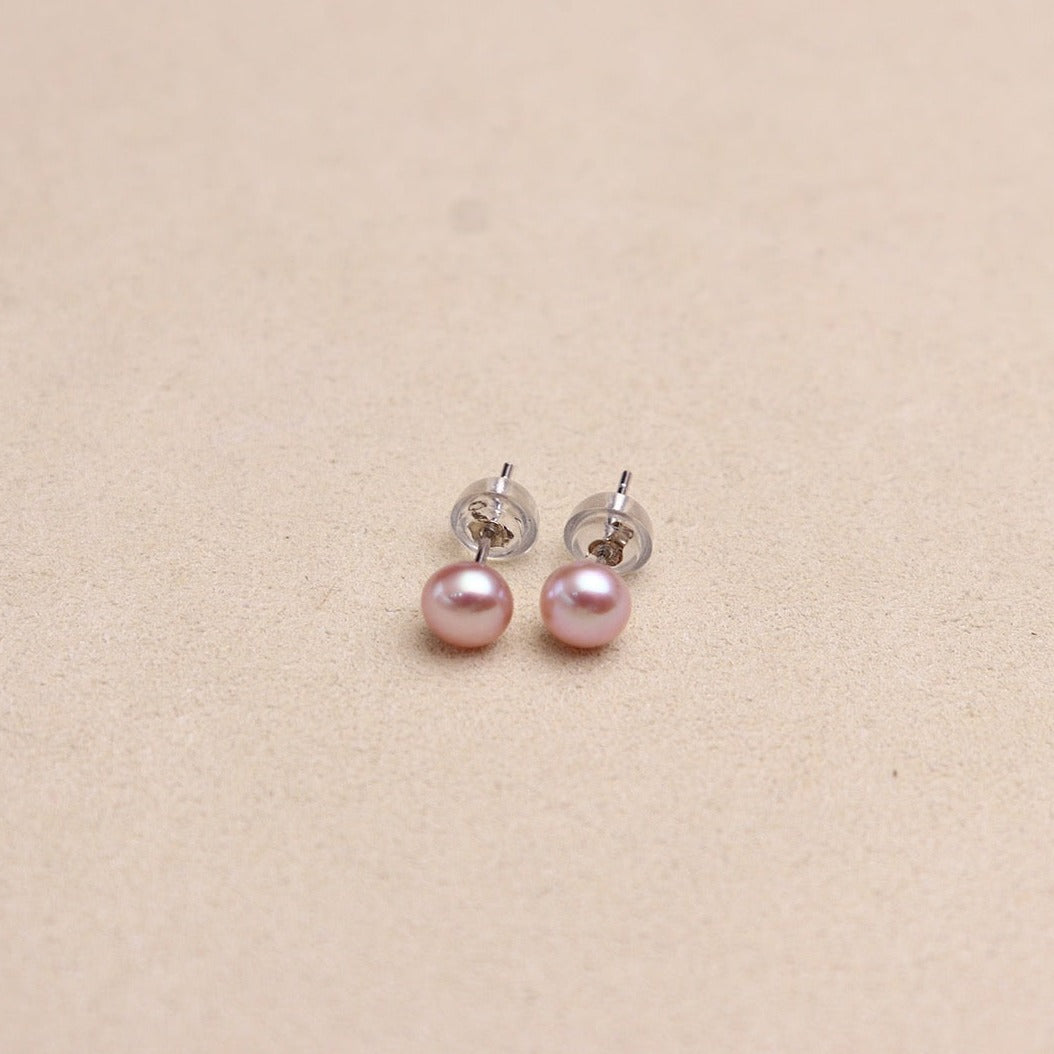 “Pearl Aura" Classic Beauty