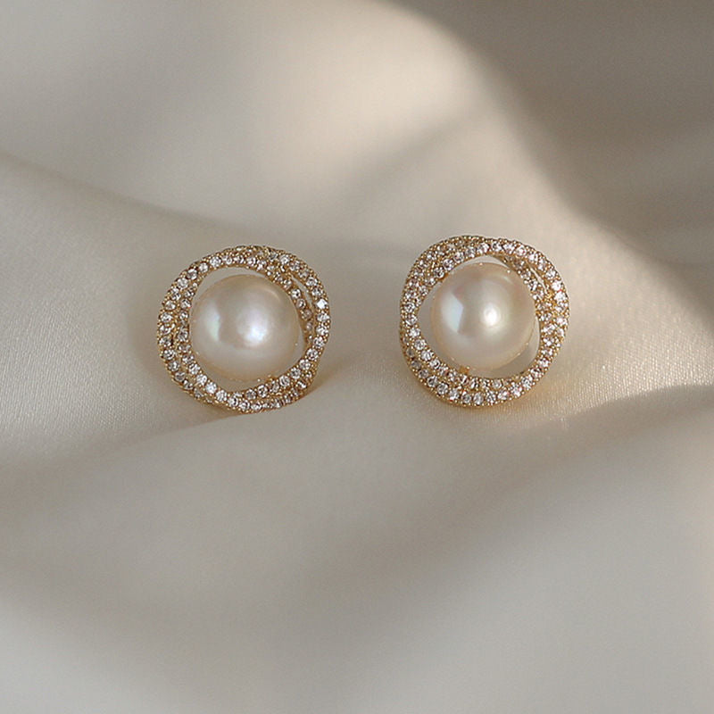 “Pearl Aura” Pearl Earrings E10
