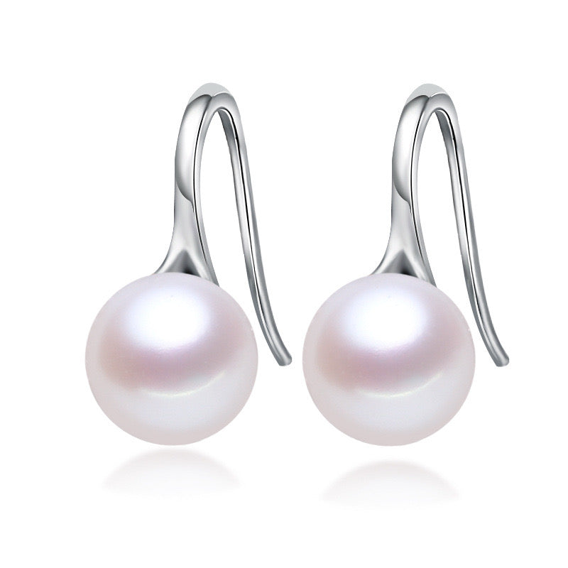 “Pearl Aura” Pearl Earrings E11