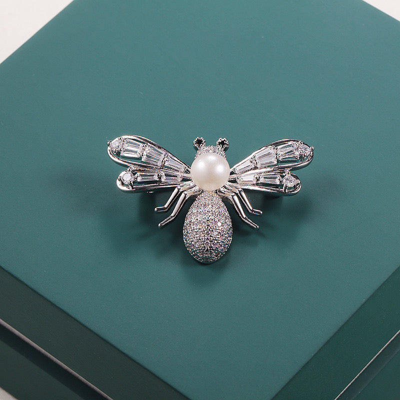 “Pearl Aura” Bee Pearl Brooch