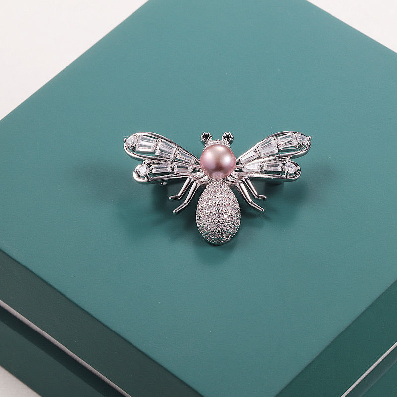 “Pearl Aura” Bee Pearl Brooch