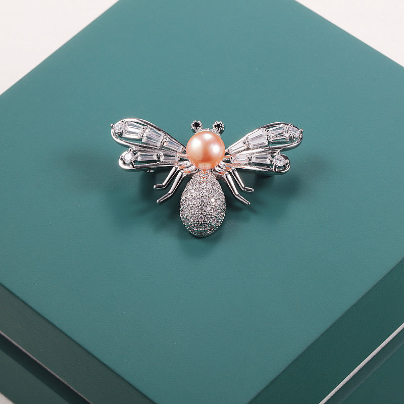 “Pearl Aura” Bee Pearl Brooch