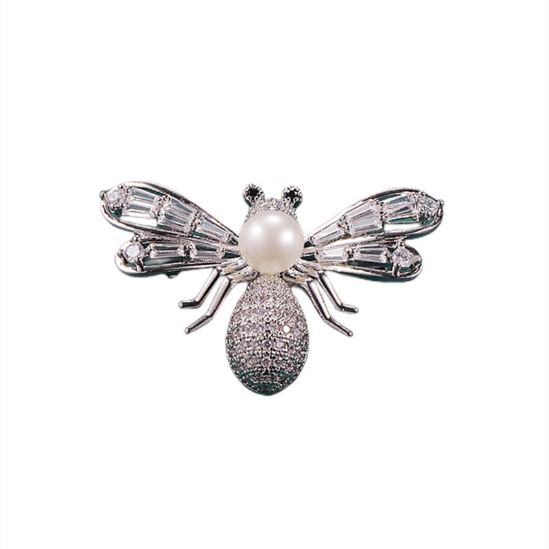“Pearl Aura” Bee Pearl Brooch