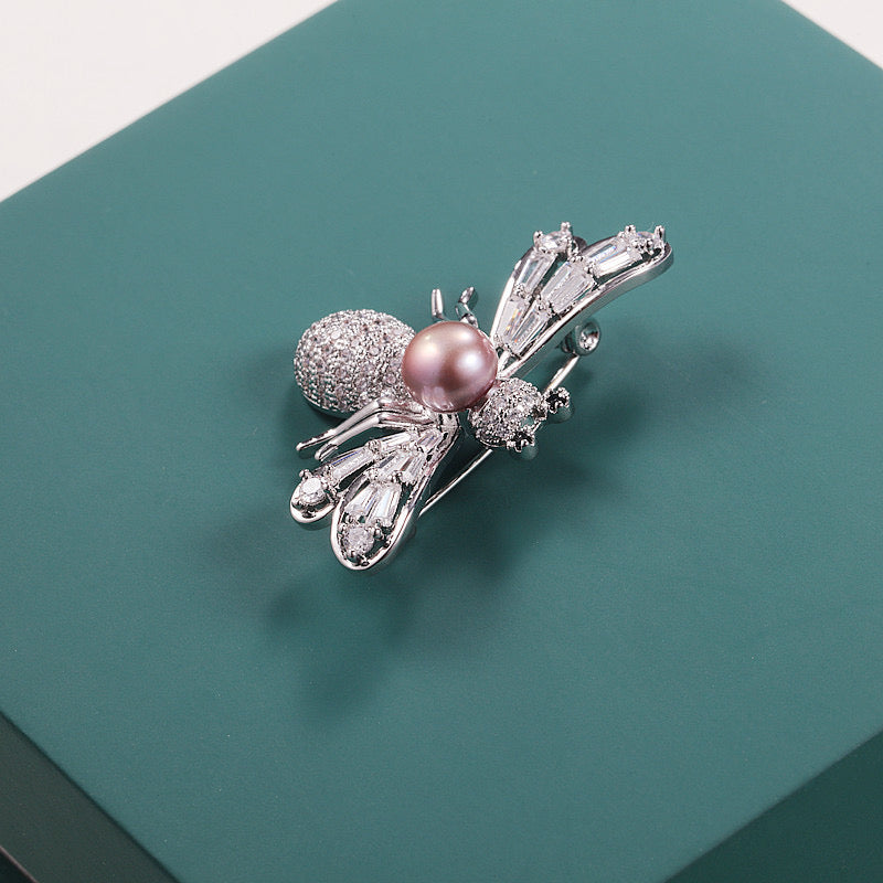 “Pearl Aura” Bee Pearl Brooch