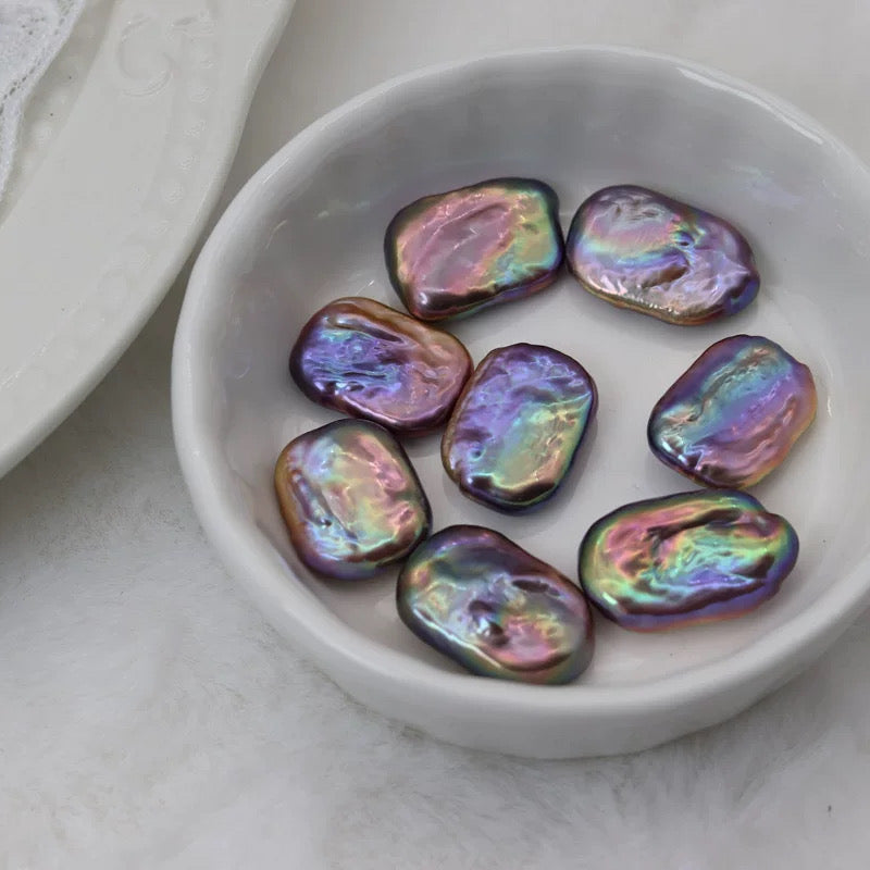 "Pearl Aura" Square-shaped pearls