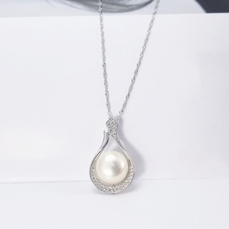 ”Pearl Aura“ Drop Pendant
