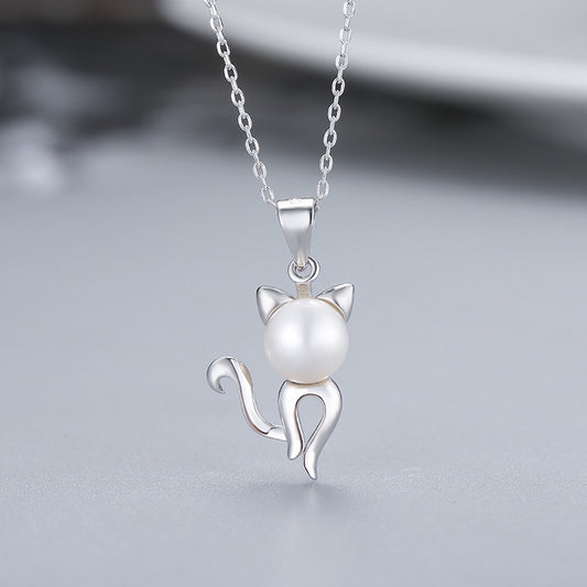 “Pearl Aura” Pearl Cat Pendant