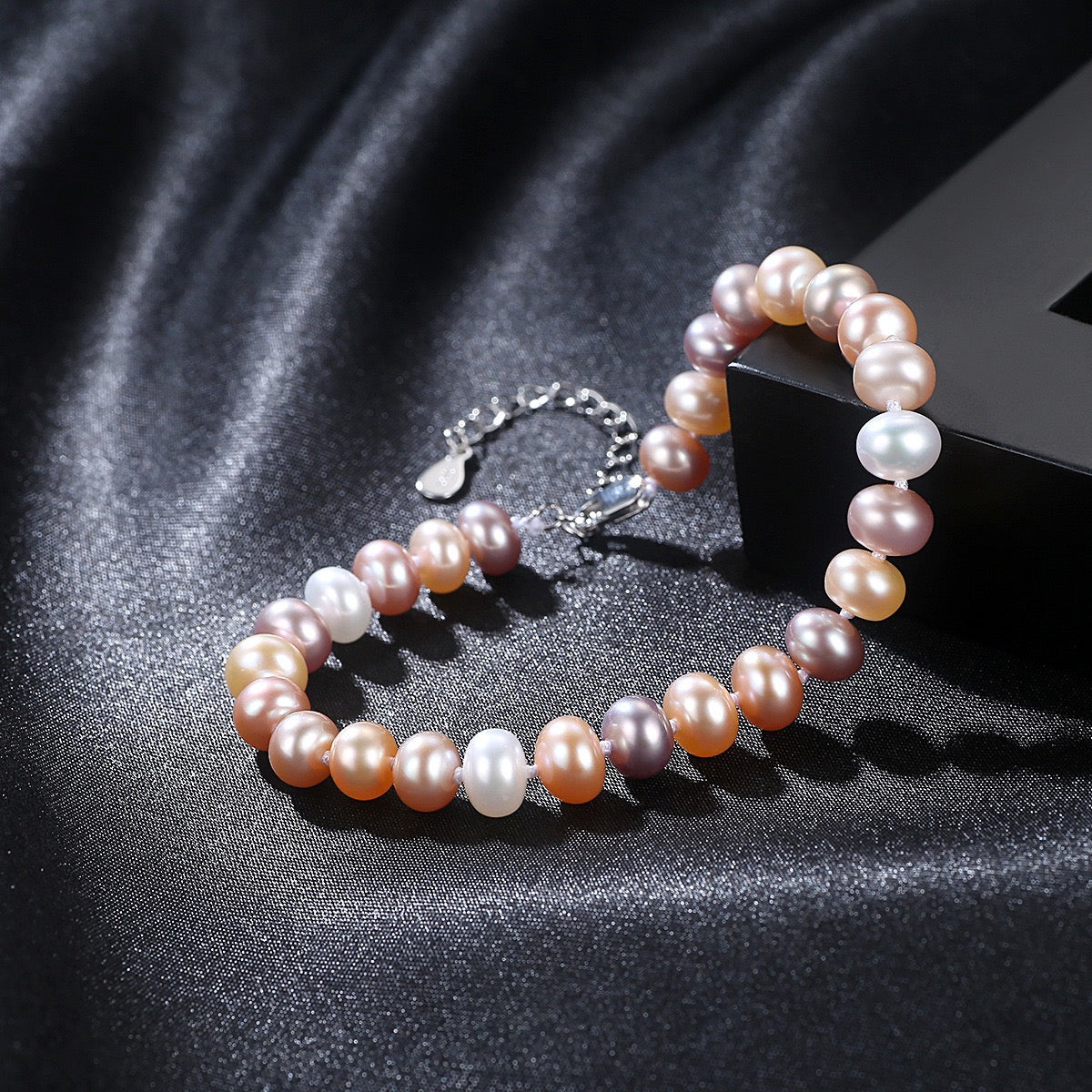 “Pearl Aura” OvalLink Bracelet B01