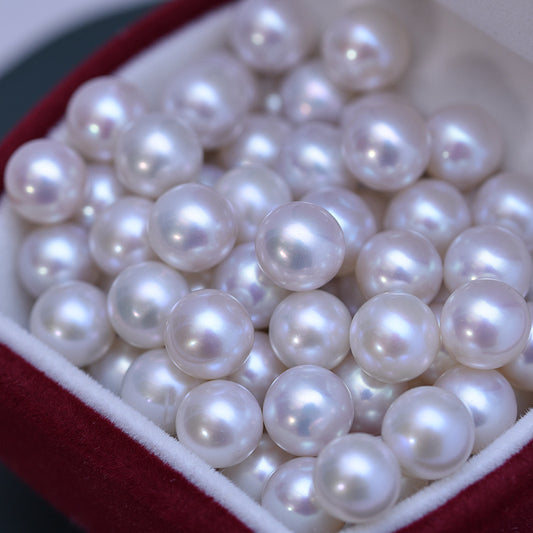 “Pearl Aura” White round Pearls