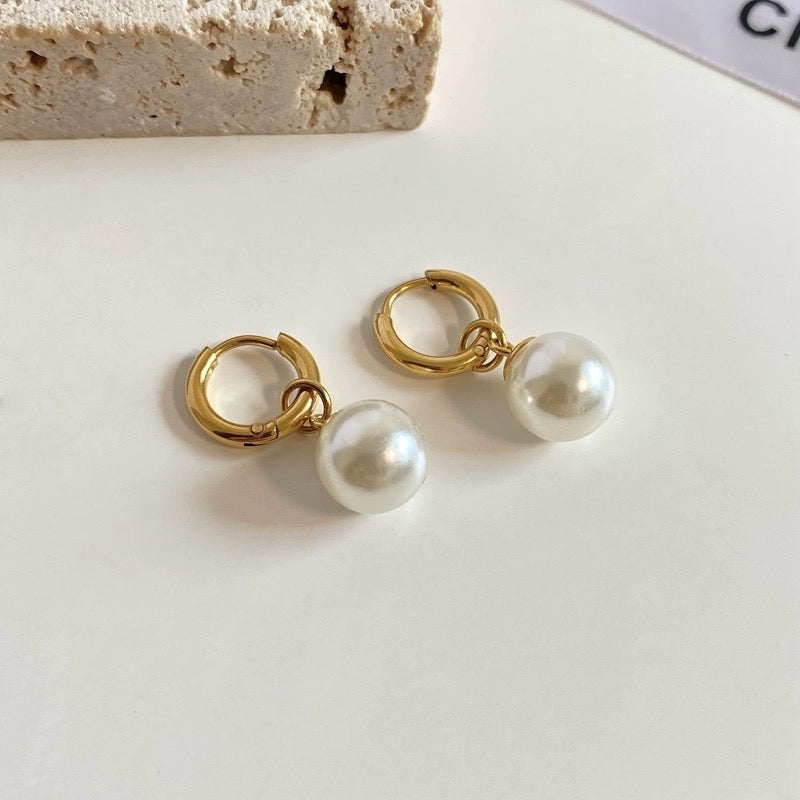 “Pearl Aura” Pearl Earrings E13